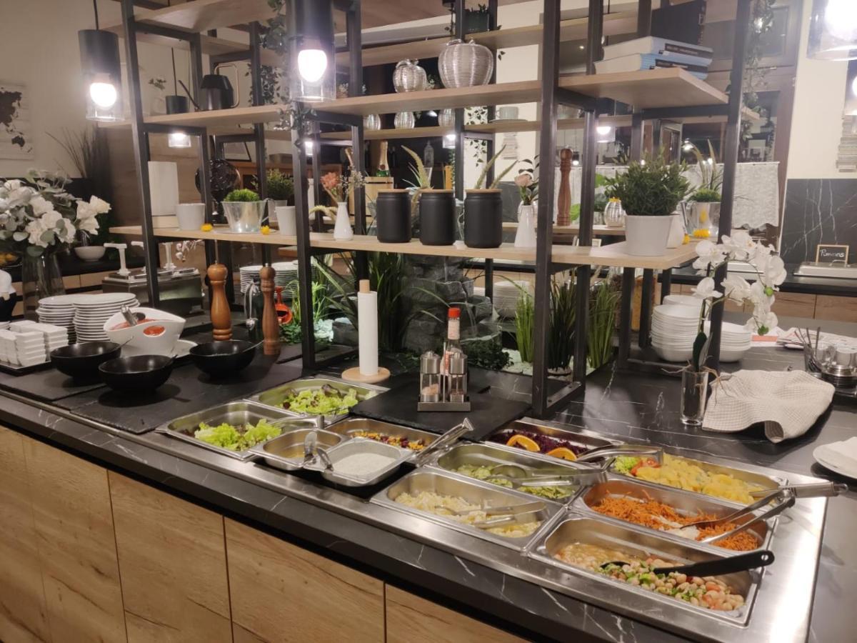 Landhotel Mariensaeule Wernstein am Inn Bagian luar foto