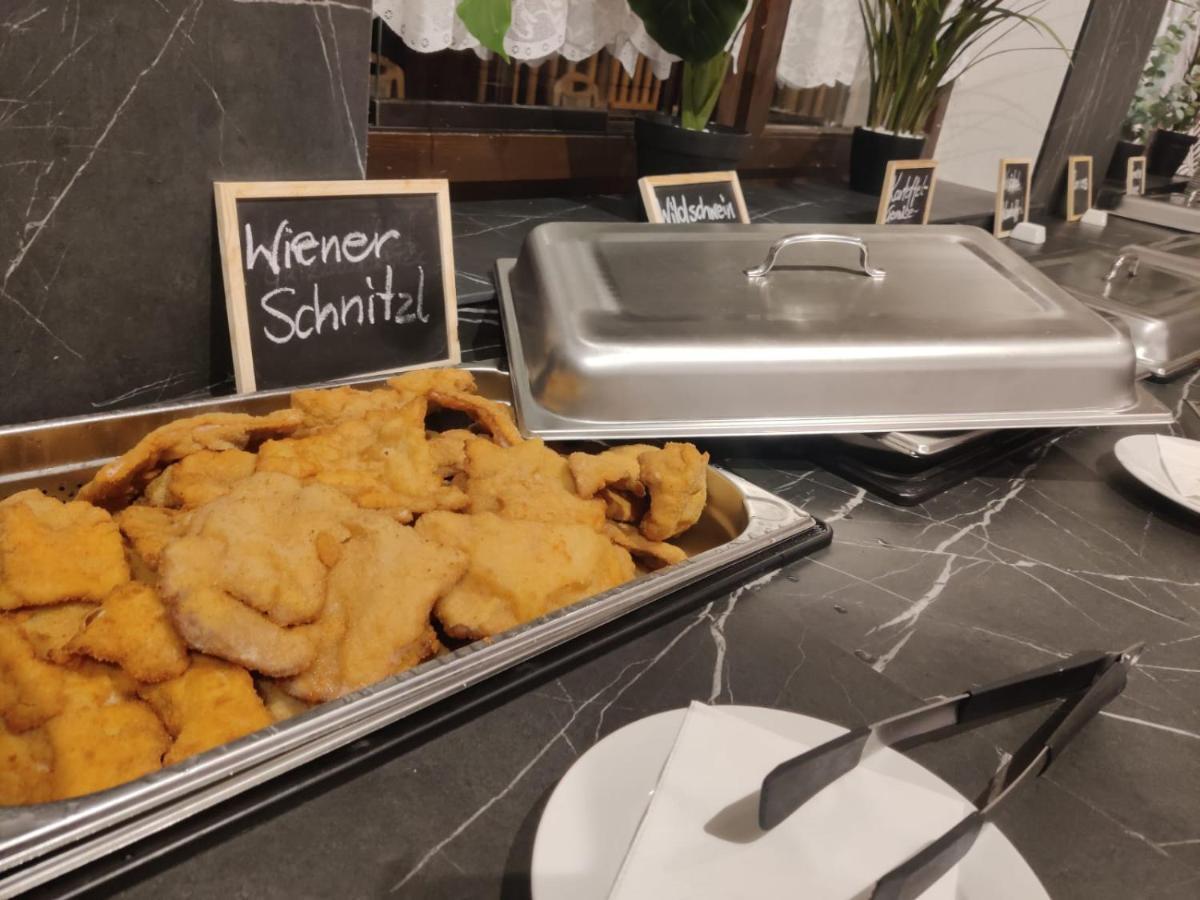 Landhotel Mariensaeule Wernstein am Inn Bagian luar foto