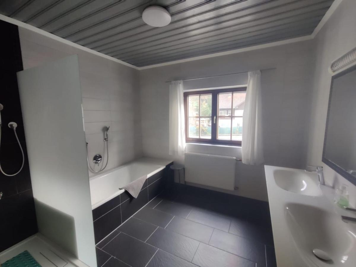 Landhotel Mariensaeule Wernstein am Inn Bagian luar foto