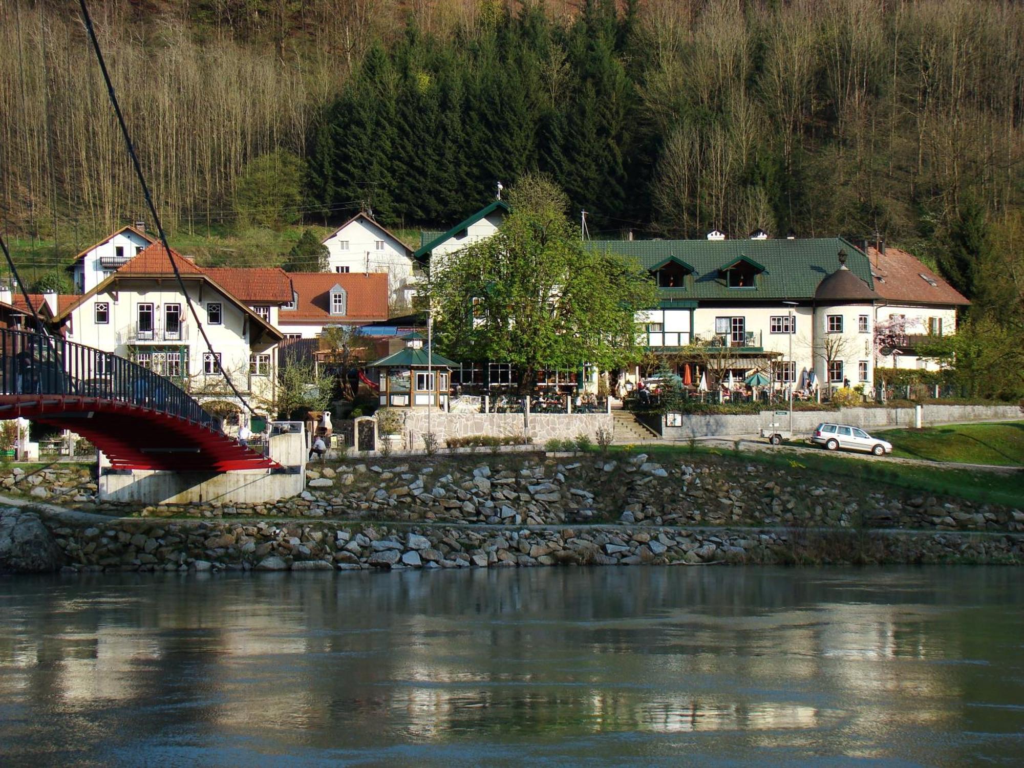 Landhotel Mariensaeule Wernstein am Inn Bagian luar foto