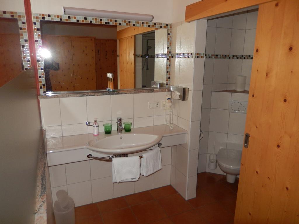 Landhotel Mariensaeule Wernstein am Inn Bagian luar foto